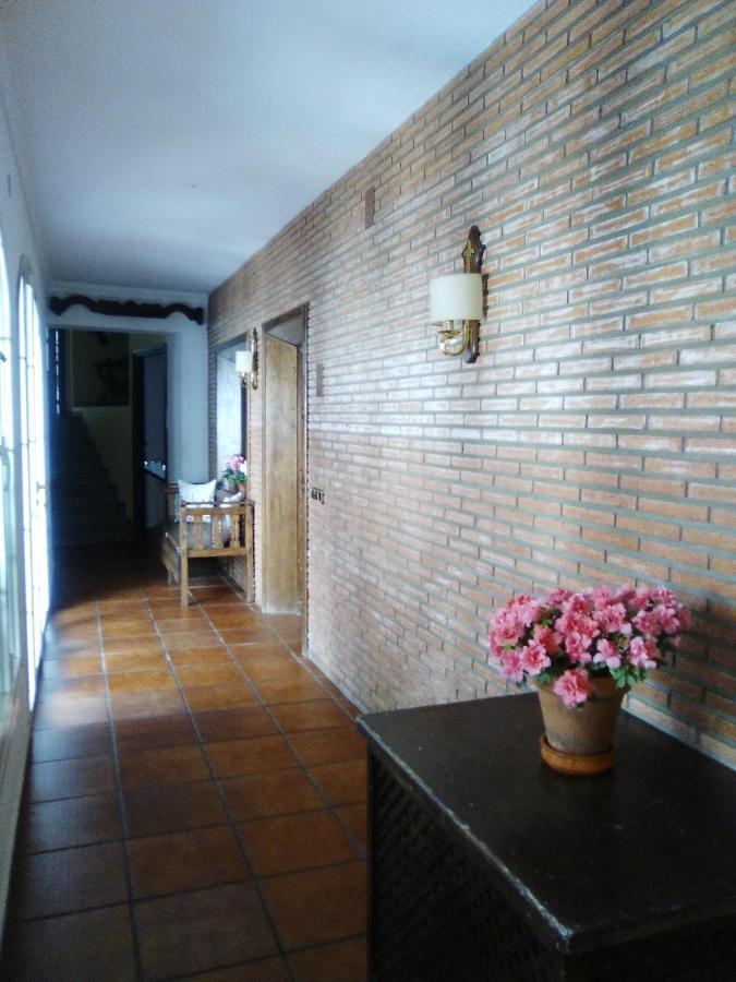 Hostal Restaurante Pacos Herrera del Duque Exterior foto